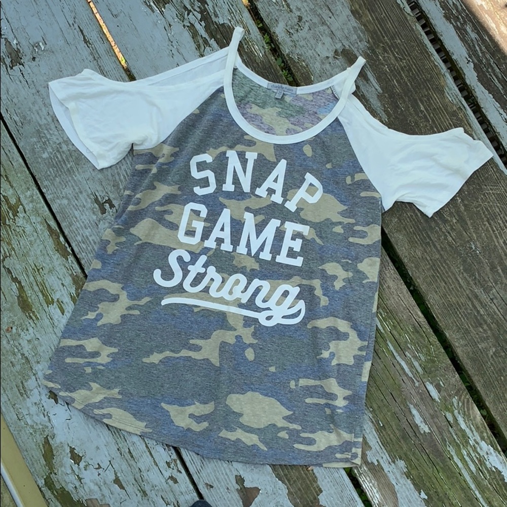 Camo Snap Game Strong Cold Shoulder Tee Medium